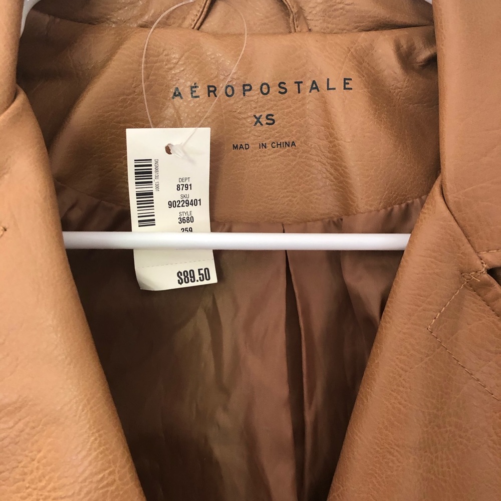 Leather jacket - Picture 2 of 4
